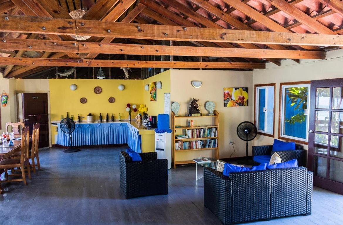 Blue Marlin Beach Resort Dangriga Exterior foto