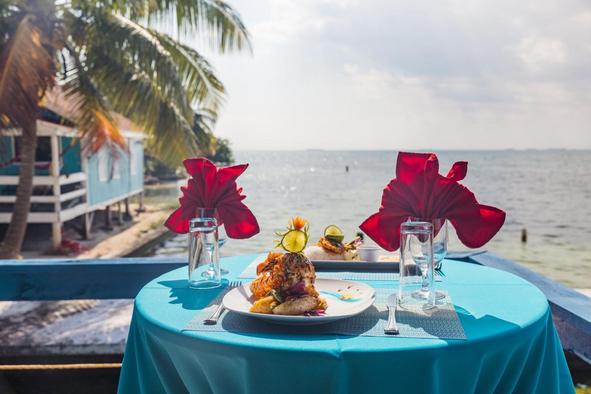Blue Marlin Beach Resort Dangriga Exterior foto