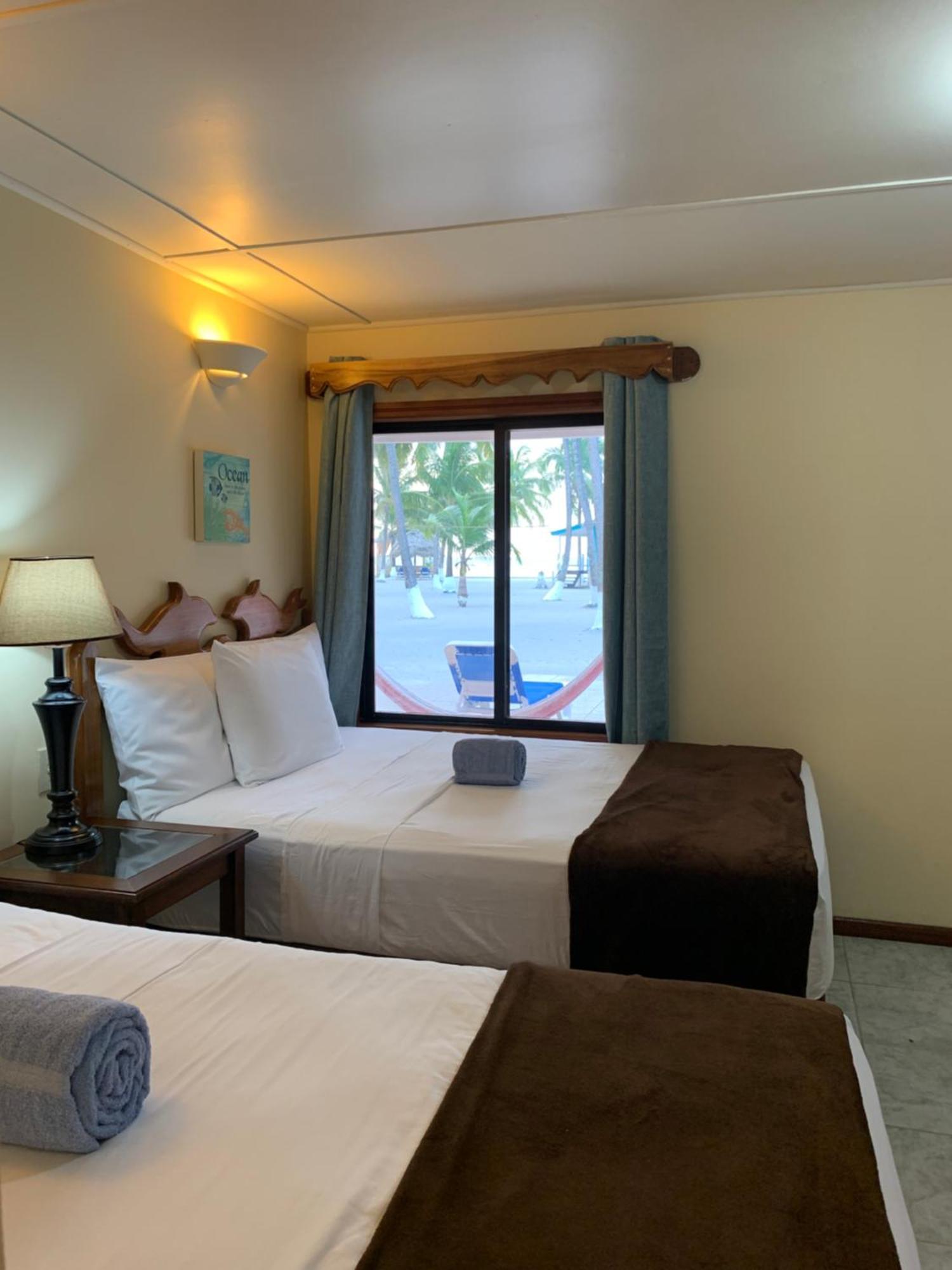 Blue Marlin Beach Resort Dangriga Habitación foto