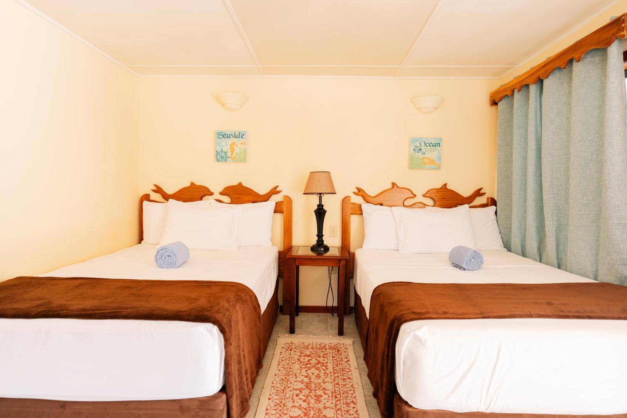 Blue Marlin Beach Resort Dangriga Exterior foto